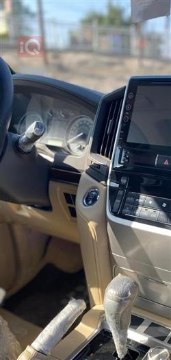 تۆیۆتا لاند کروزەر